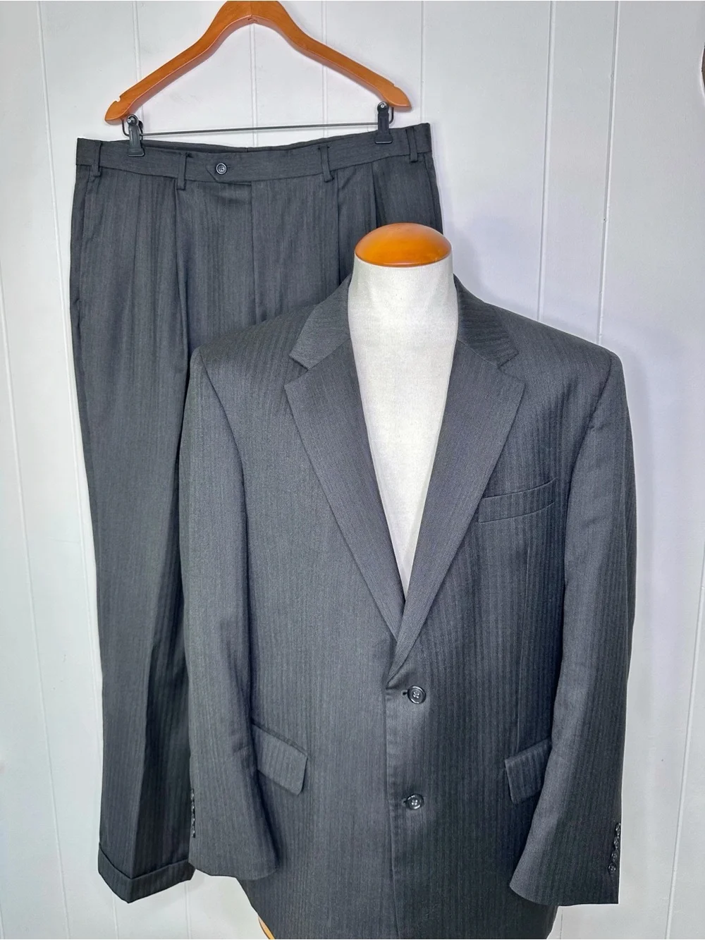 Jos A Bank Charcoal Gray Herringbone SUIT